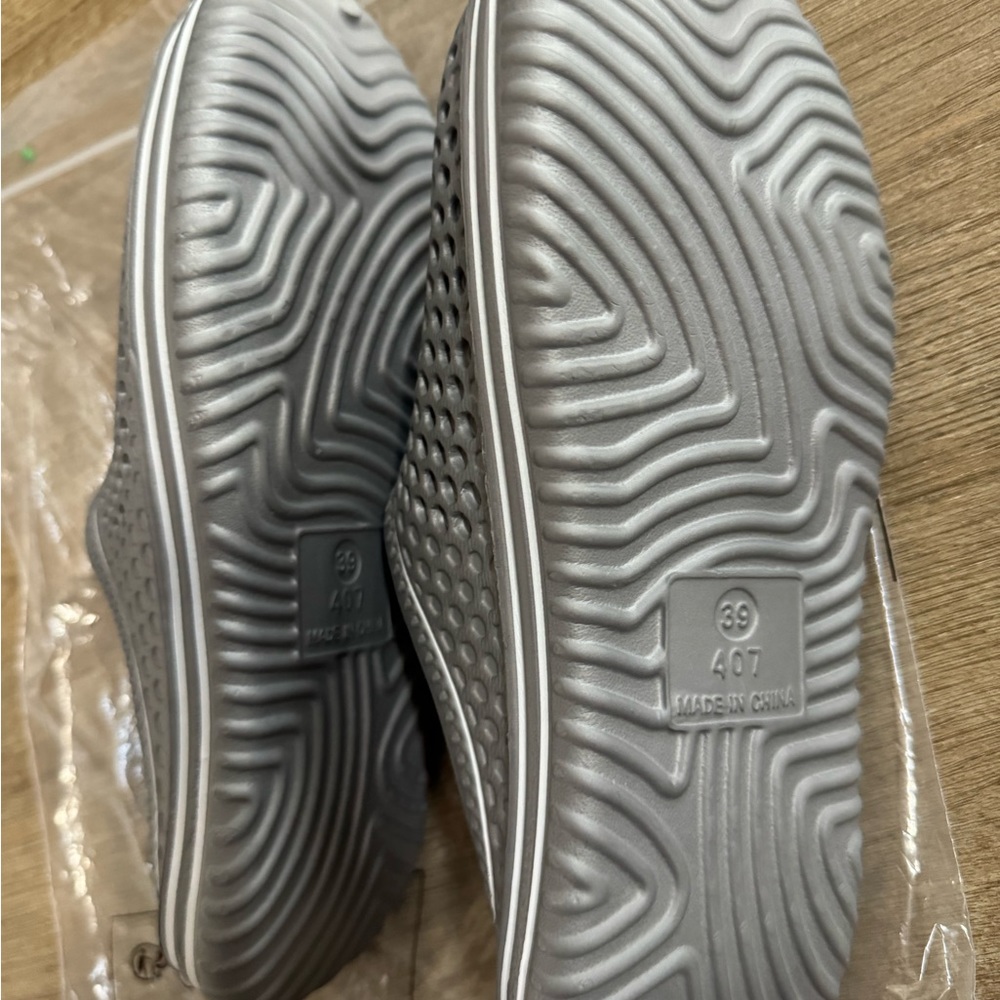 Rubber style women’s rubber shoes size 8 - Picture 2 of 3
